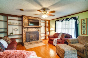 Charming Lake Charles Home with Patio and Grill